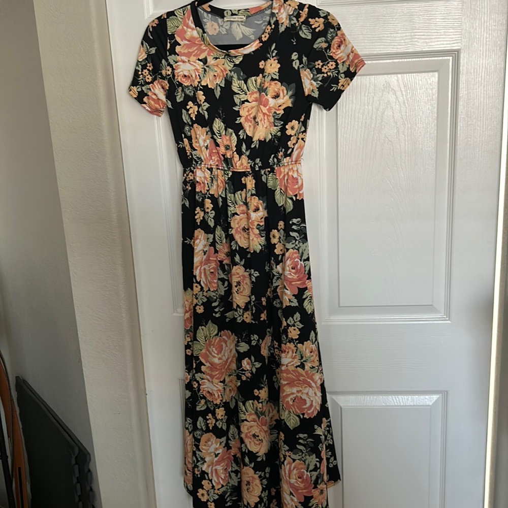 Cute black floral midi dress